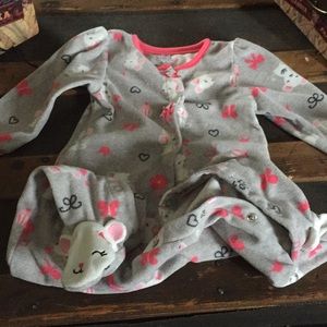 Child of mine made by Carters baby’s size 6-9 mn.